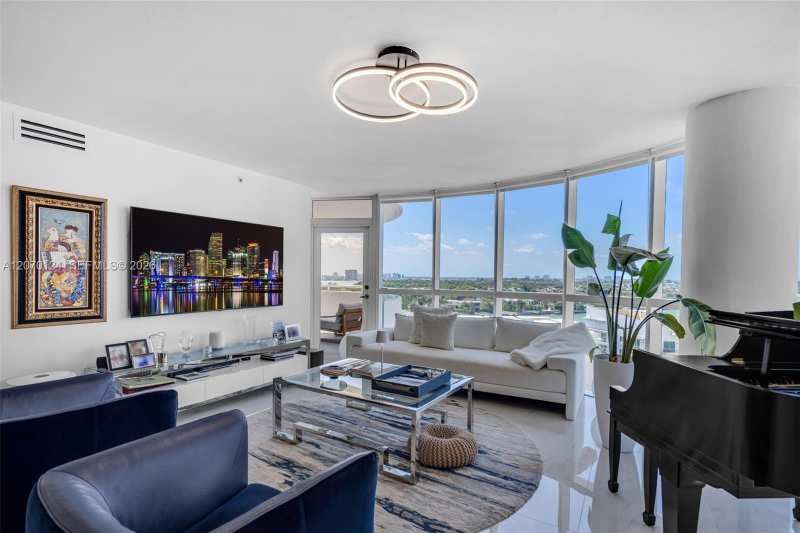 6301 Collins Ave # 1207, Miami Beach FL 33141