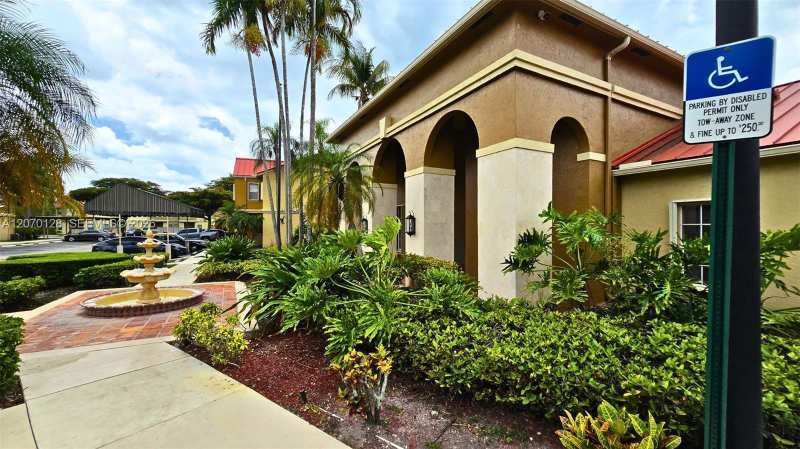 18332 NW 68th Ave # H, Hialeah FL 33015
