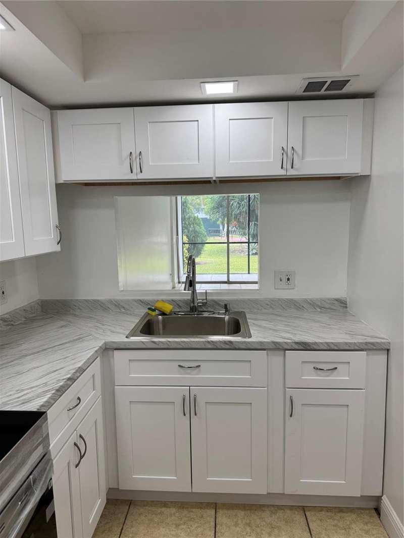 115 ROYAL PARK Drive # 1F, Oakland Park FL 33309