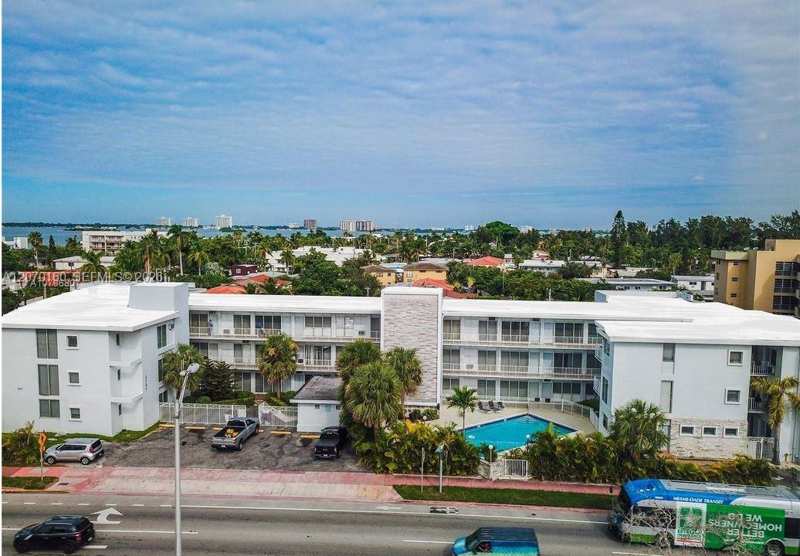 2101 Normandy Dr # 202, Miami Beach FL 33141