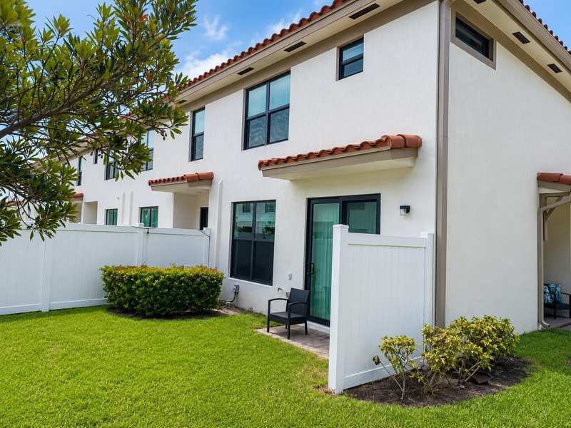 4414 HEMLOCK Drive, Riviera Beach FL 33410