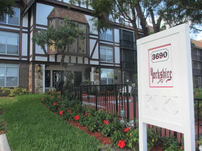 3690 Inverrary Drive # 2c, Lauderhill FL 33319