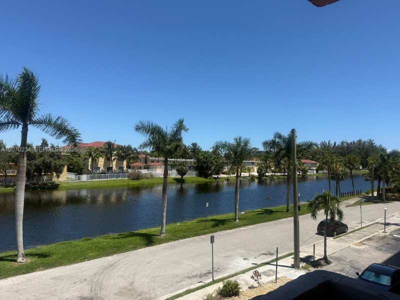 2075 NE 164th St # 302, North Miami Beach FL 33162