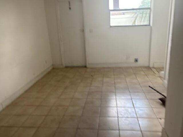 251 SW 16TH Street, Pompano Beach FL 33060
