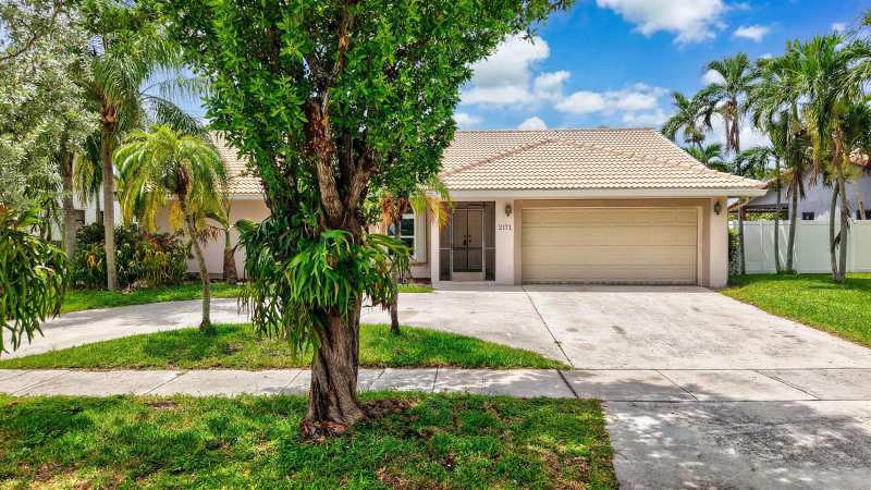 2171 NW 76th Avenue, Margate FL 33063
