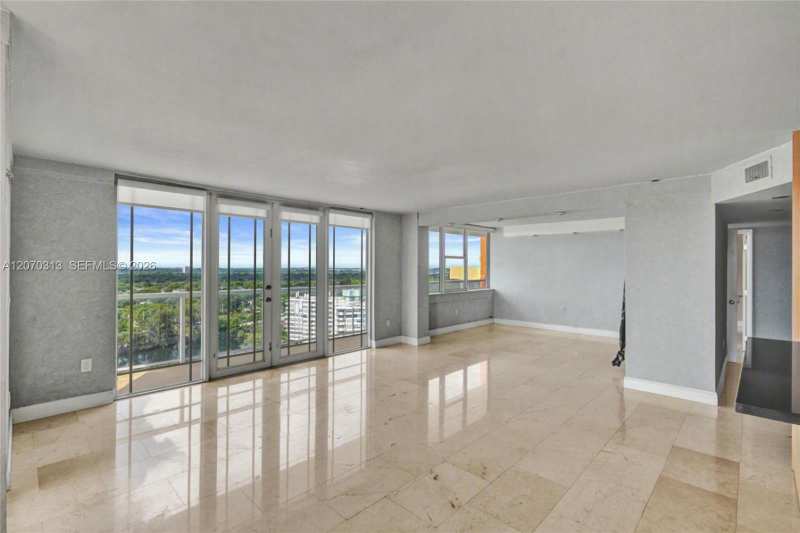 1351 NE Miami Gardens Dr, Miami FL 33179