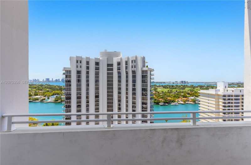 5445 Collins Ave, Miami Beach FL 33140