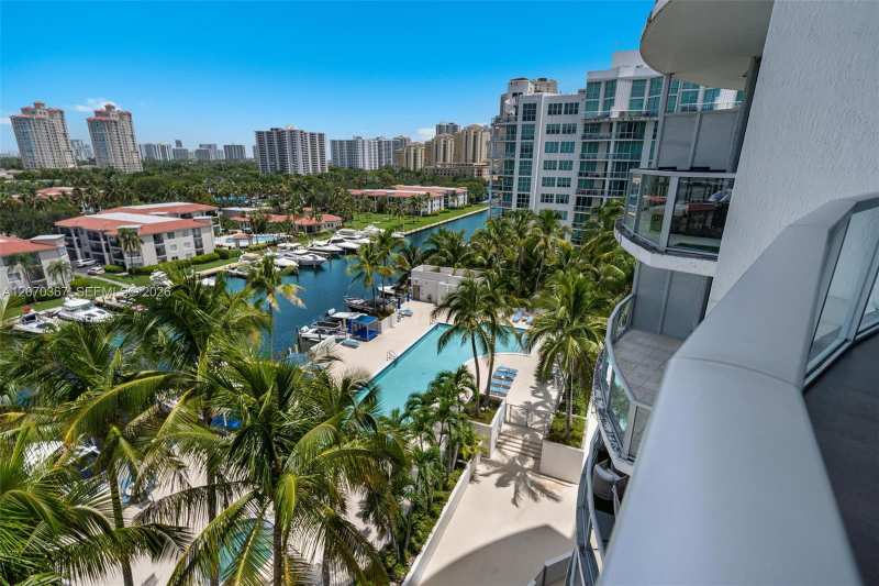3029 NE 188th St # 818, Aventura FL 33180