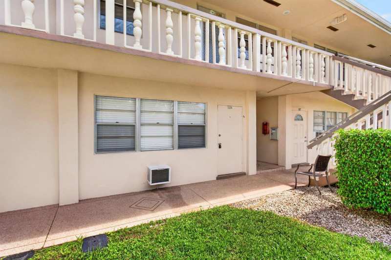 126 NORWICH F, West Palm Beach FL 33417