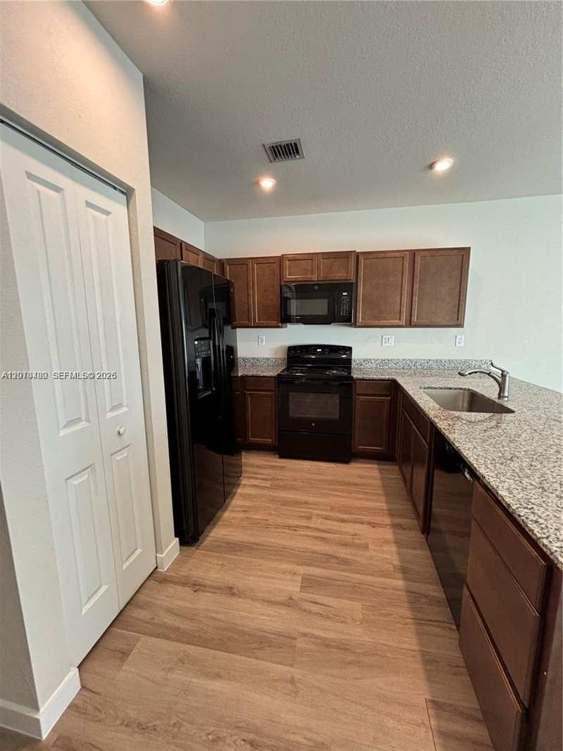 1021 NW 5th St, Florida City FL 33034