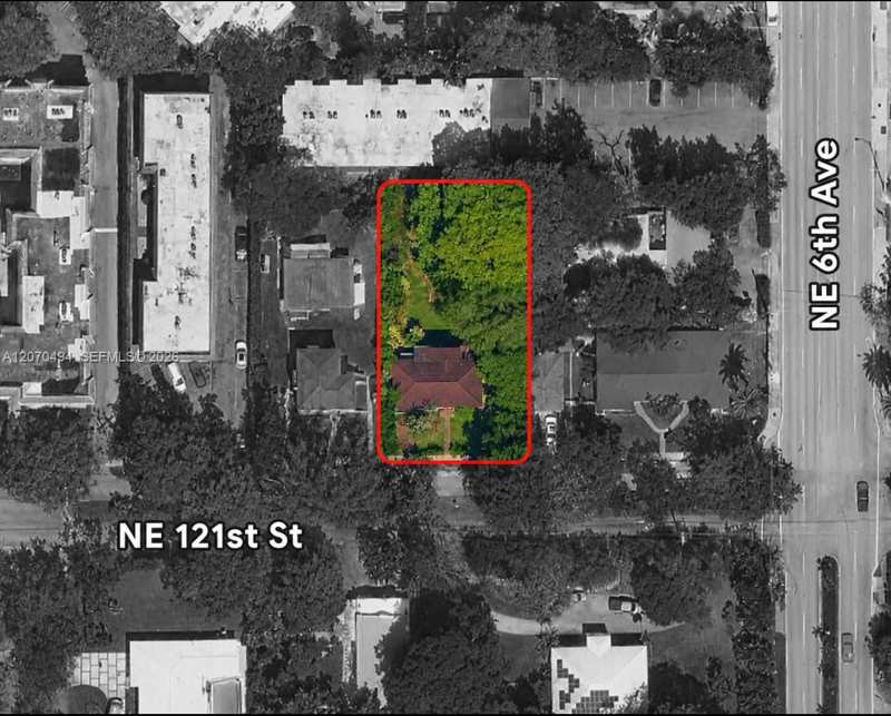 585 NE 121st St, North Miami FL 33161