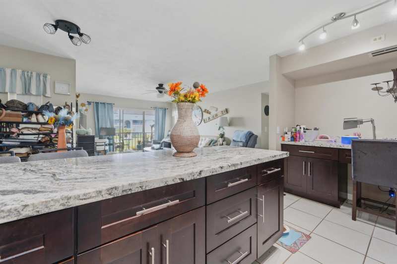 1013 GREEN PINE Boulevard # C2, West Palm Beach FL 33409
