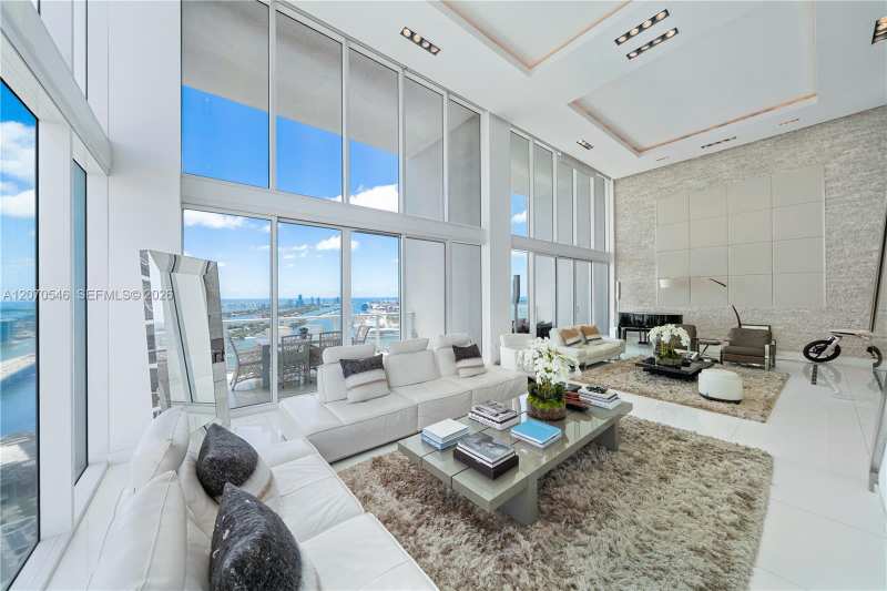 1040 Biscayne Blvd # 4403, Miami FL 33132