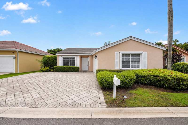 208 CARIBE Court, FL 33413