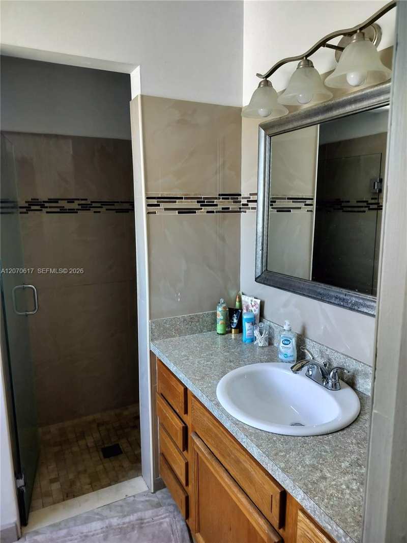 213 Woodbridge Dr, Jupiter FL 33458