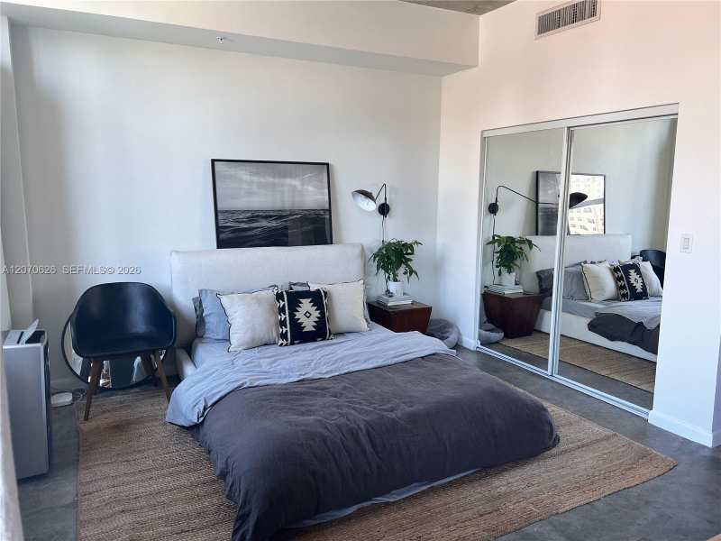 133 NE 2nd Ave # 2411, Miami FL 33132