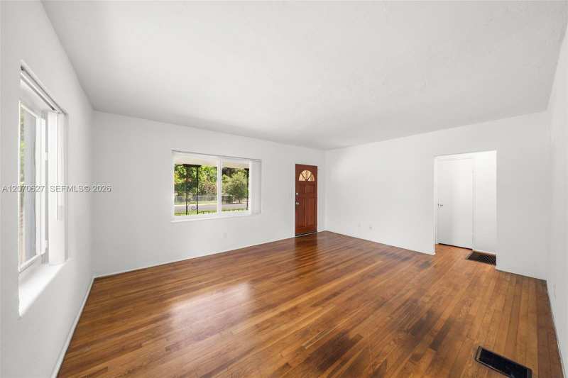 5730 SW 42nd Ter, South Miami FL 33155