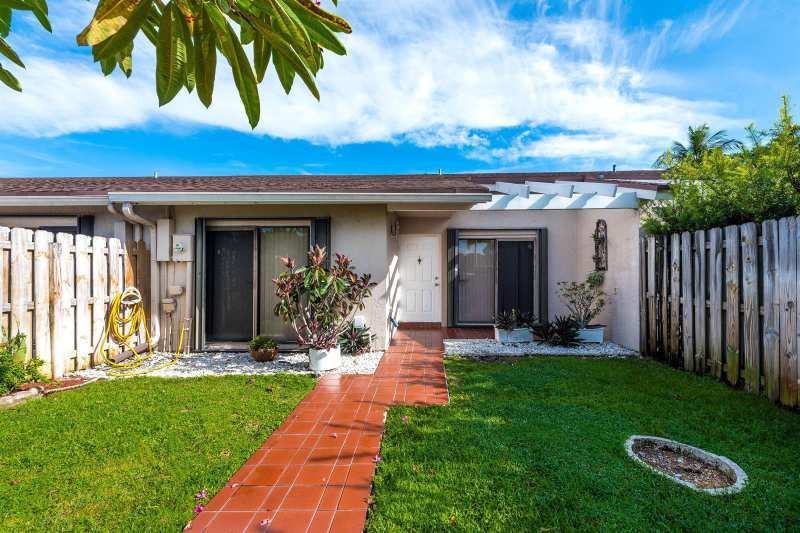1013 NW 53RD Street, Deerfield Beach FL 33064