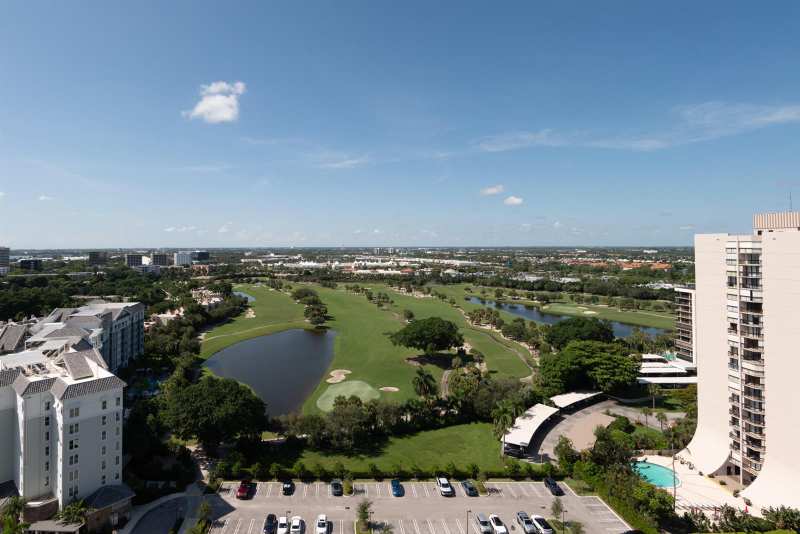 2400 PRESIDENTIAL Way, West Palm Beach FL 33401