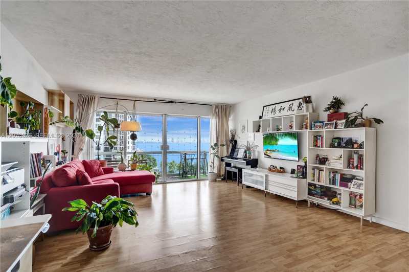 2451 Brickell Ave # 8E, Miami FL 33129