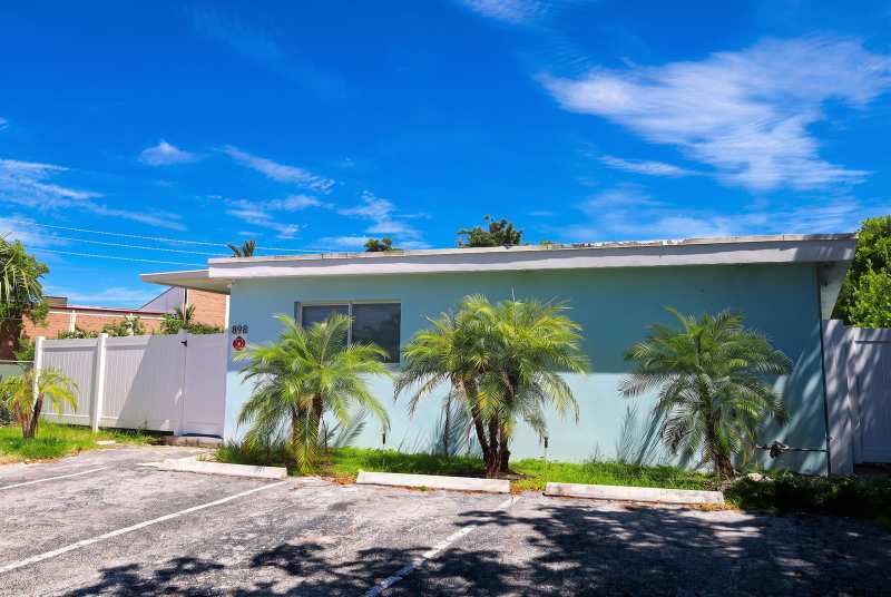 898 SE 2nd Place # 1, Deerfield Beach FL 33441
