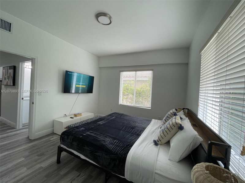 29 Oviedo Ave # 2, Coral Gables FL 33134