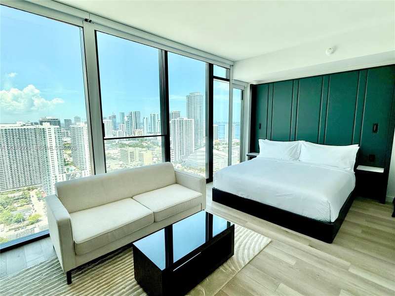 20 NE 11 street # 3605, Miami FL 33132