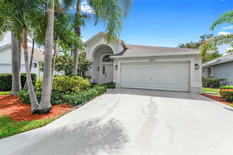 2203 Soundings Court, FL 33413