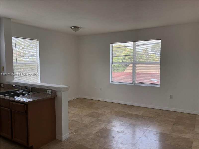 953 SW 10th St # 12, Miami FL 33130