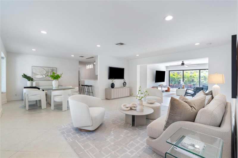 2280 NE 62nd Street, Fort Lauderdale FL 33308