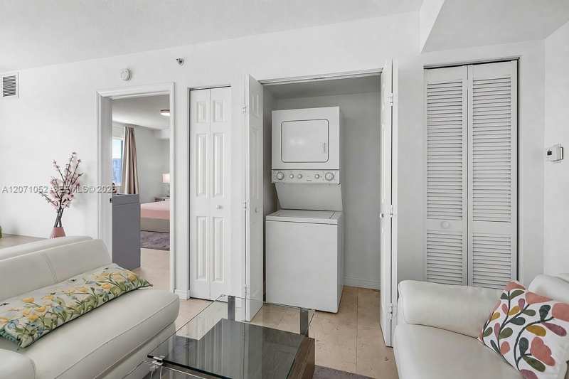 816 NW 11th St # 607, Miami FL 33136