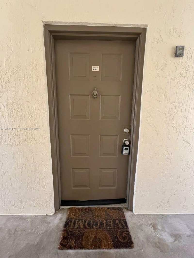 470 S Park Rd # 207, Hollywood FL 33021-8747