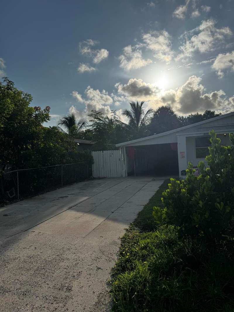 608 NE 2ND # 2, Boynton Beach FL 33435