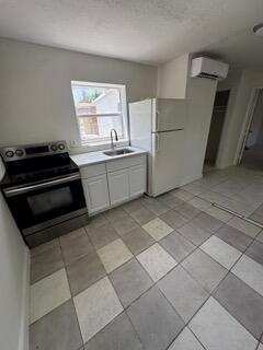 608 NE 2ND # 2, Boynton Beach FL 33435