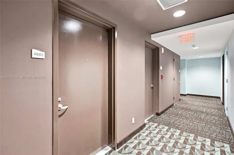 60 SW 13th St # 4602, Miami FL 33130