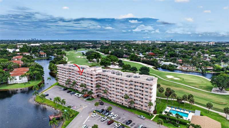 250 Jacaranda Dr # 703, Plantation FL 33324
