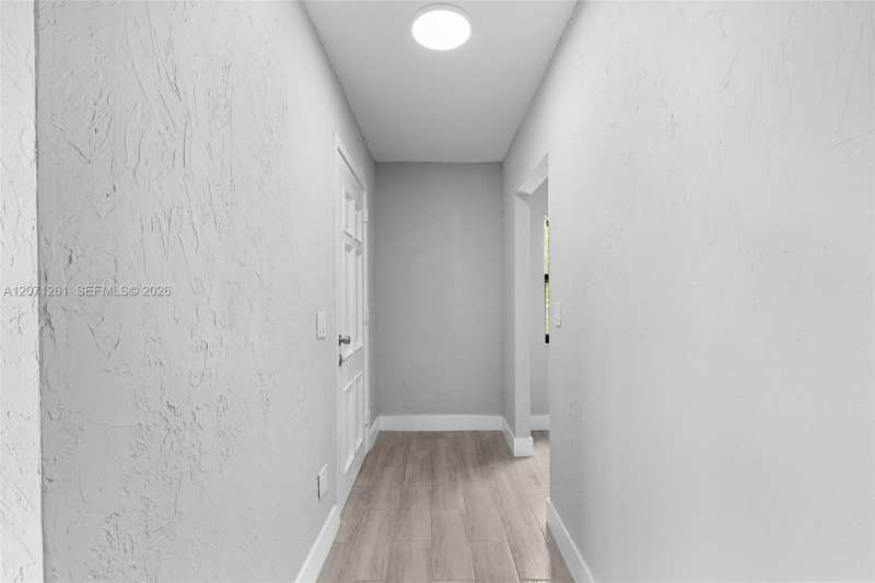 1227 NW 27th St # 1227, Miami FL 33142