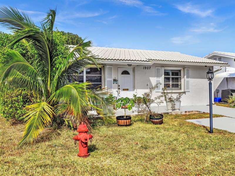 1907 SW 22ND Avenue, Boynton Beach FL 33426