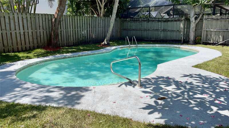 820 SE 12th St # 2, Fort Lauderdale FL 33316