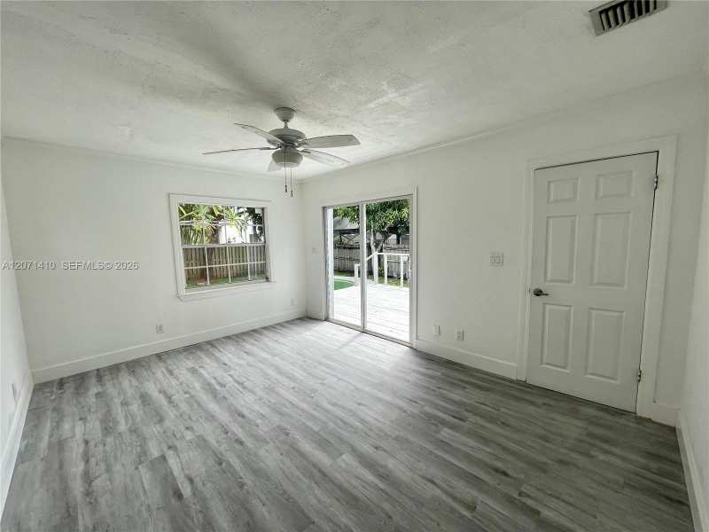 820 SE 12th St # 2, Fort Lauderdale FL 33316