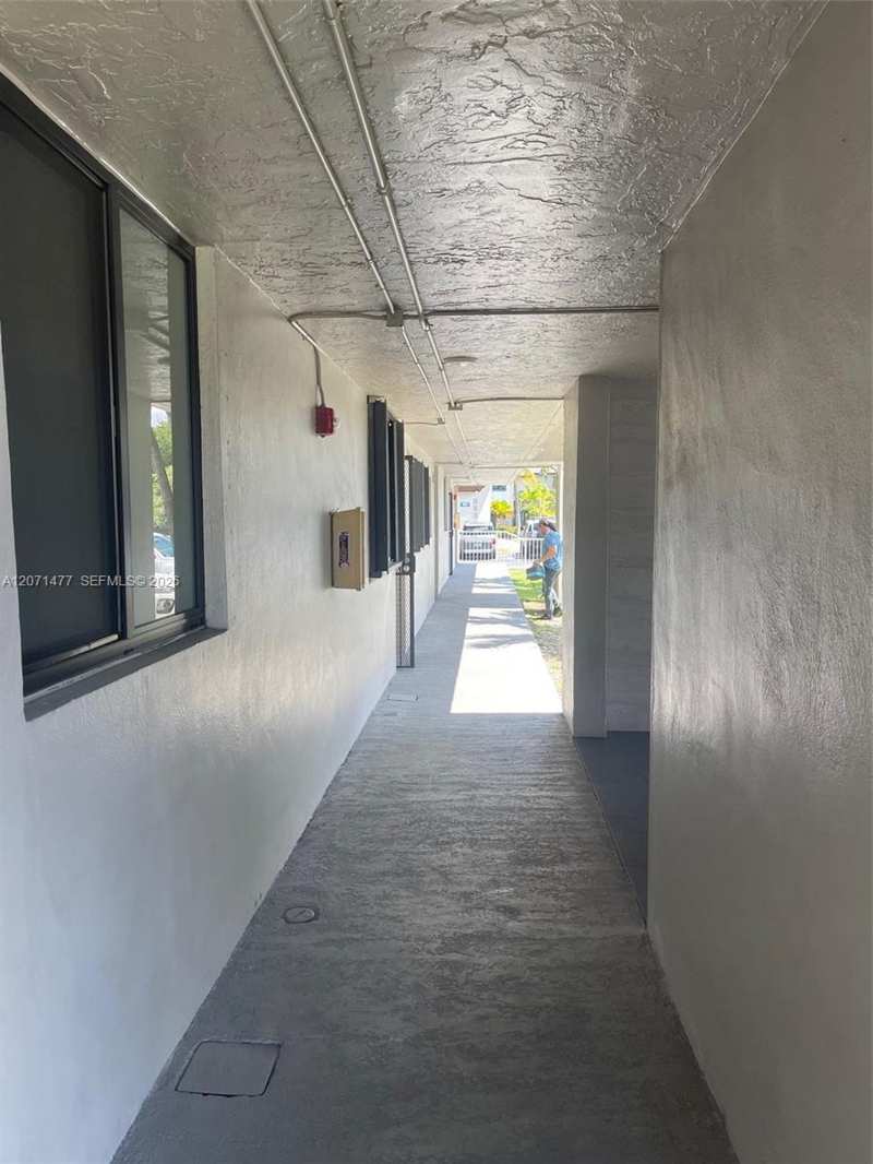 10290 NW 9th St Cir # 113, Miami FL 33172