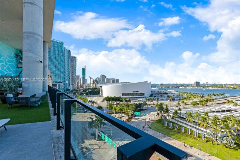398 NE 5th St # 2118, Miami FL 33132