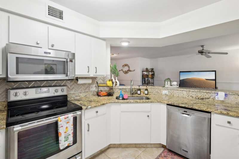 300 Scotia Drive # 304, Hypoluxo FL 33462