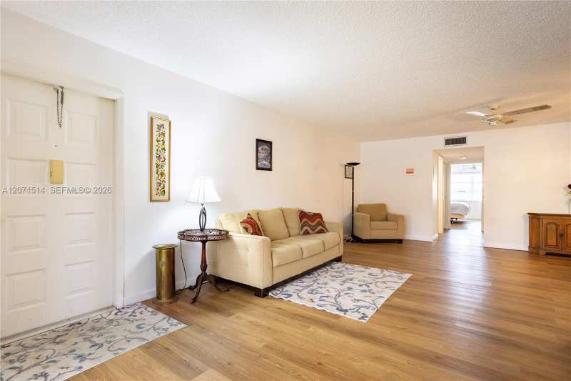 4675 NW 3rd Ct # B, Delray Beach FL 33445