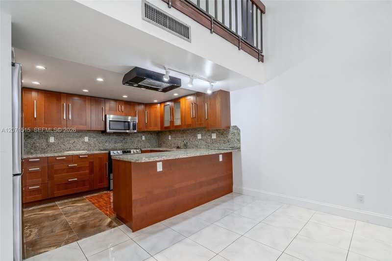 20347 W Country Club Dr, Aventura FL 33180