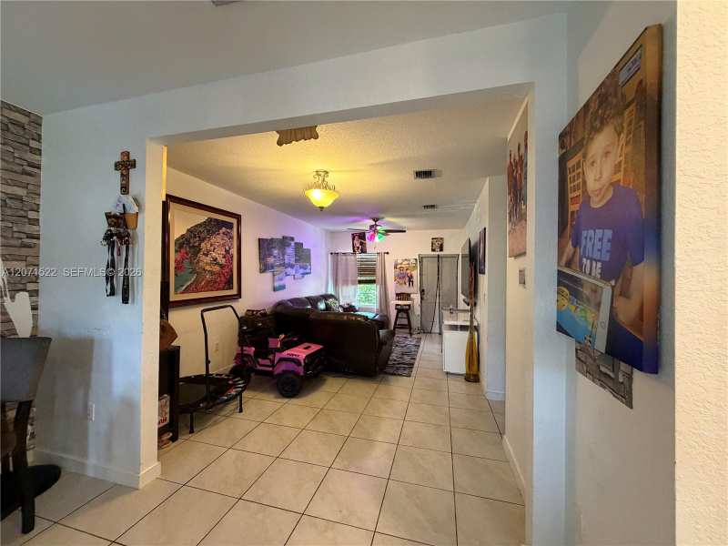 548 NE 5th Way, Florida City FL 33034