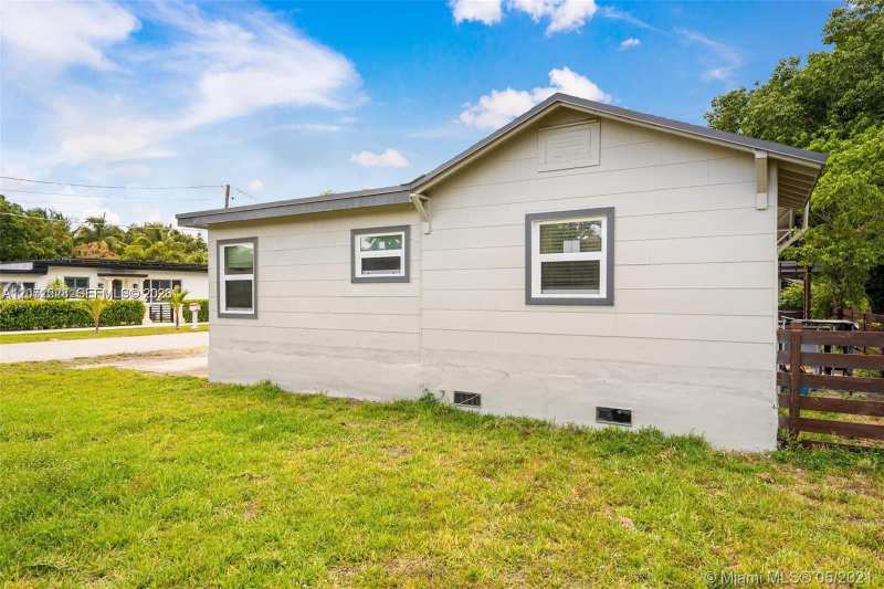 440 NW 93rd St # 440, Miami FL 33150