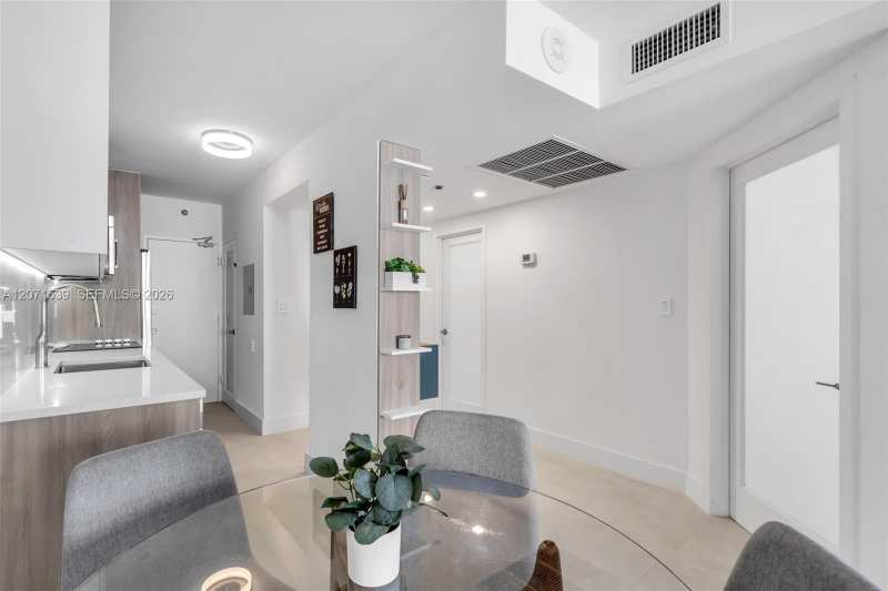 100 Lincoln Rd # 539, Miami Beach FL 33139