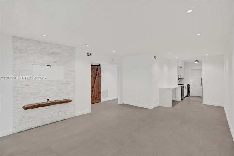 350 S Shore Dr # 12, Miami Beach FL 33141