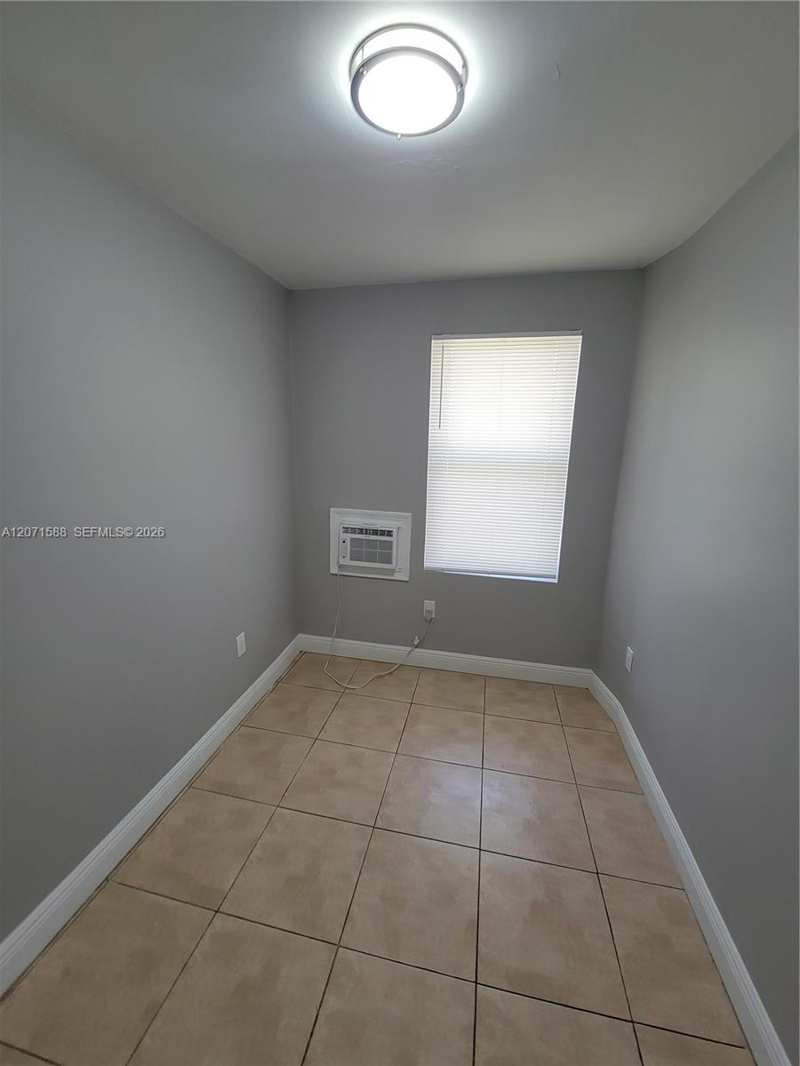 1740 NW 1st Pl # 3, Miami FL 33136